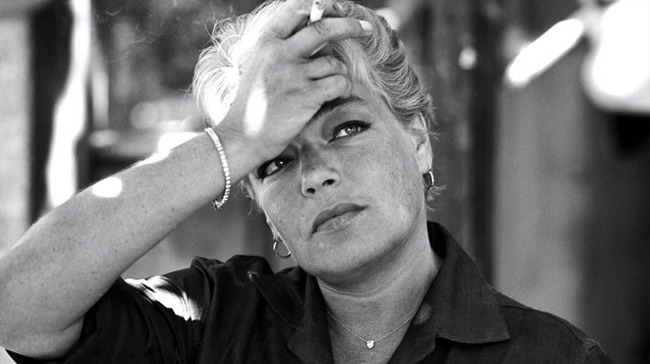 You are currently viewing Simone Signoret, figure libre